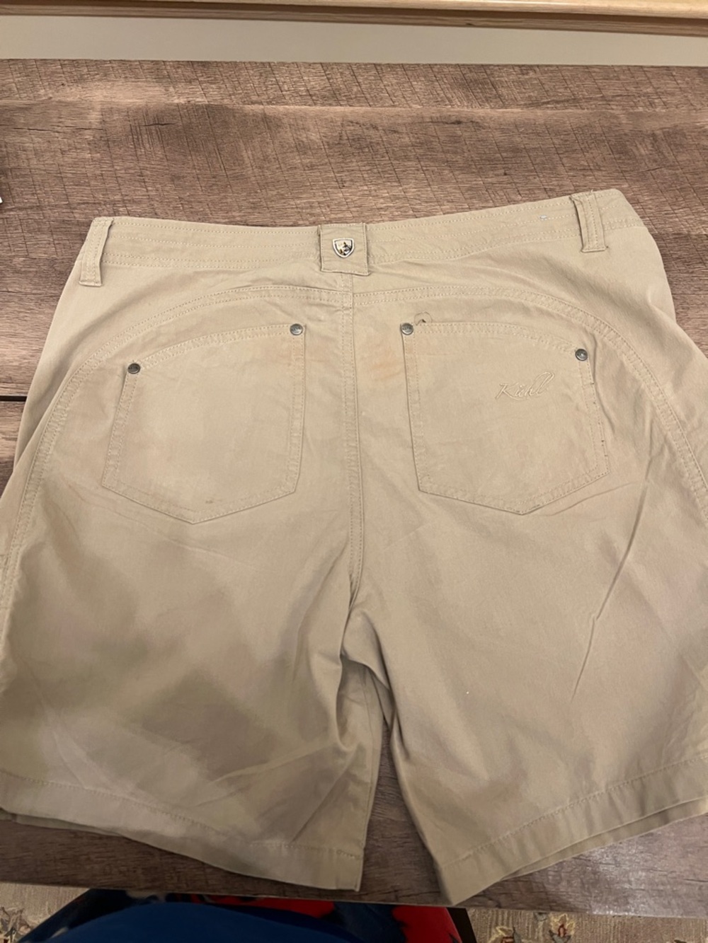 KÜHL Khaki Shorts – Good Condition women’s size 12 - Picture 9 of 11